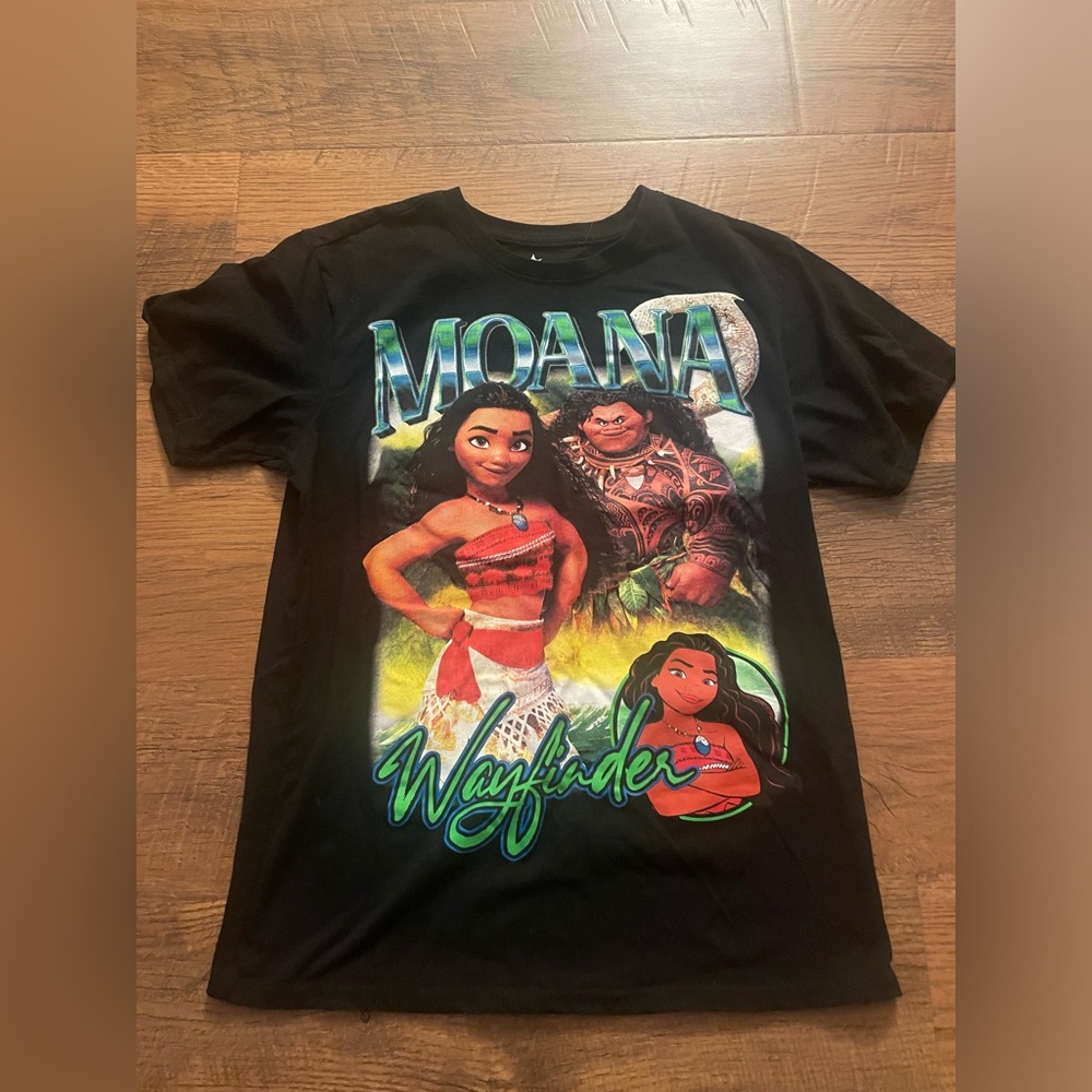 Size S Moana Shirt